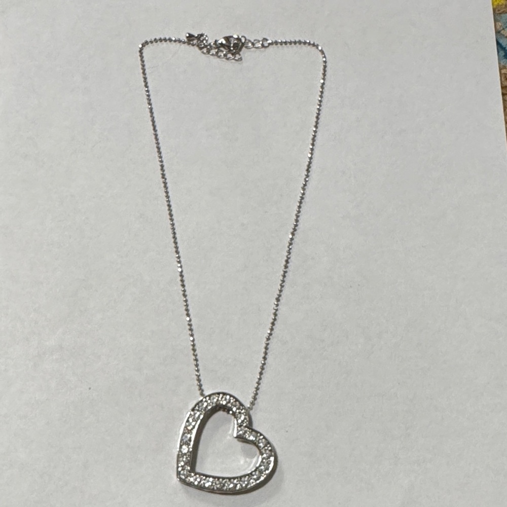 Dazzling Silver Heart Pendant Necklace‎